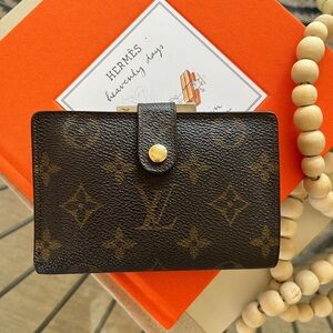 LOUIS VUITTON Monogram French Kisslock wallet. Very good condition. Vintage.